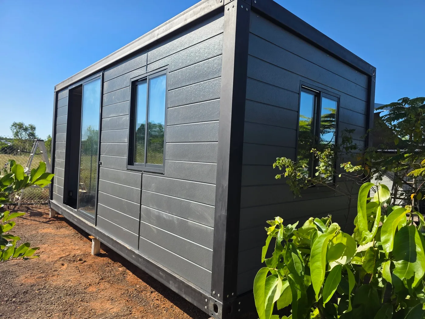 Custom demountable