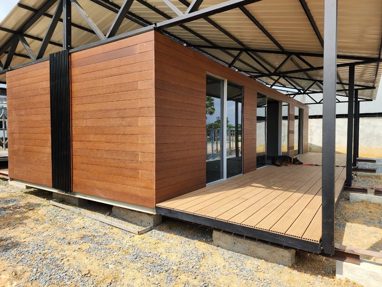 The Finniss — side view
