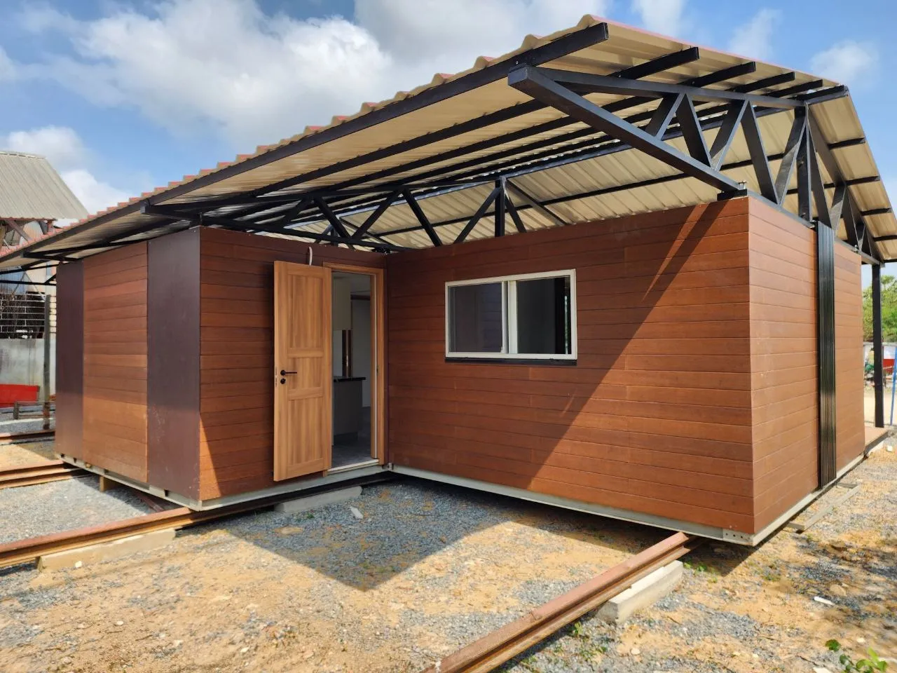 The Finniss exterior
